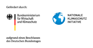 Logos des Bundesministeriums für Wirtschaft und Klimaschutz und der Nationalen Klimaschutzinitiative, mit deutschem Text, der auf die Förderung durch das Ministerium aufgrund eines Beschlusses des Bundestages hinweist.