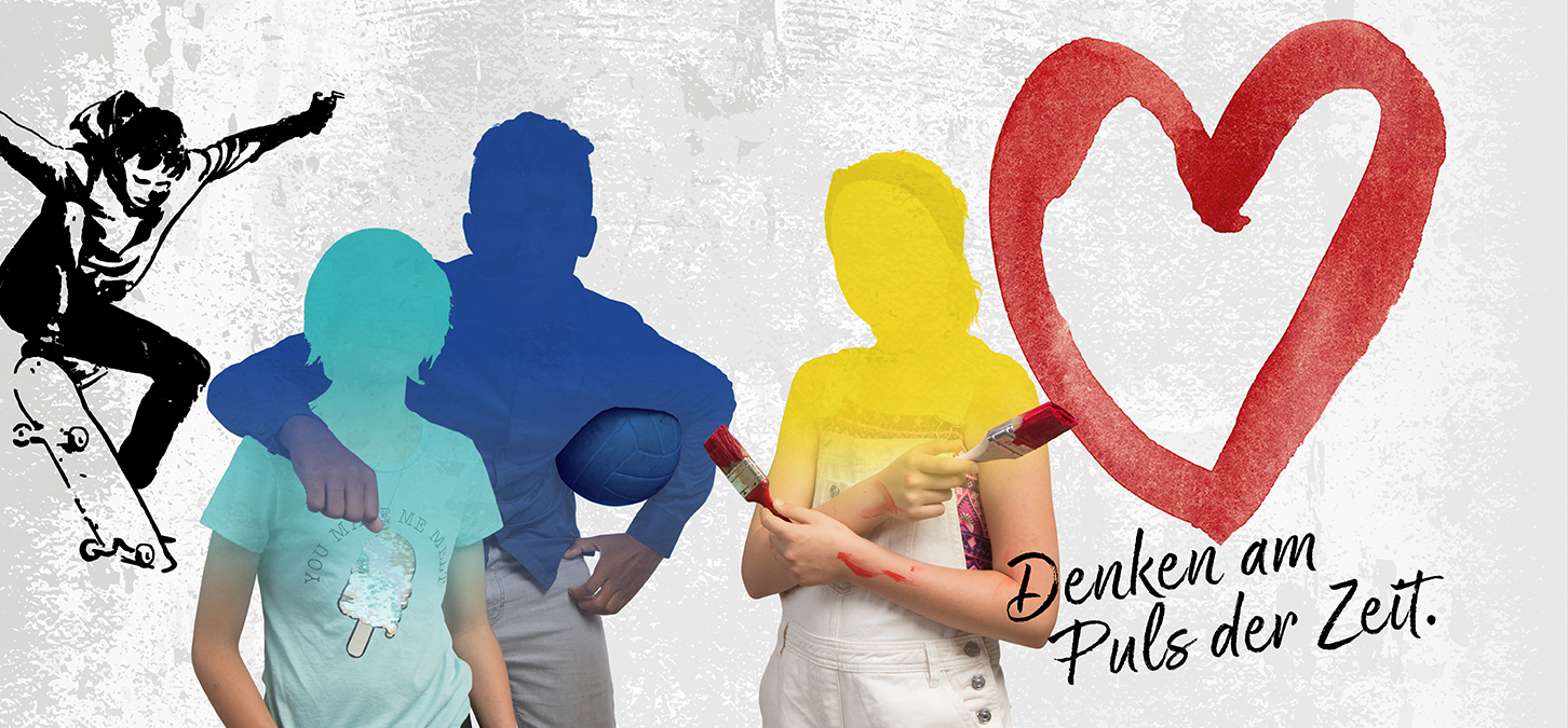 Drei farbenfrohe Silhouetten stehen zusammen: eine in Blau, die einen Fußball hält, eine in Gelb, die einen Pinsel hält, und eine in Türkis. Links und rechts sind ein Skater und ein rotes Herz zu sehen. Der deutsche Text lautet Denken am Puls der Zeit.